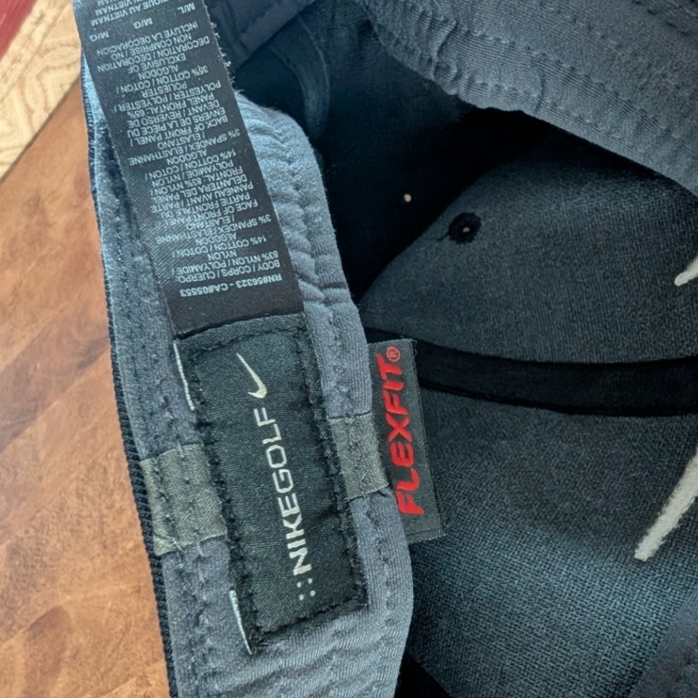 Nike Black Cap with Silver Logo - Picture 7 of 8